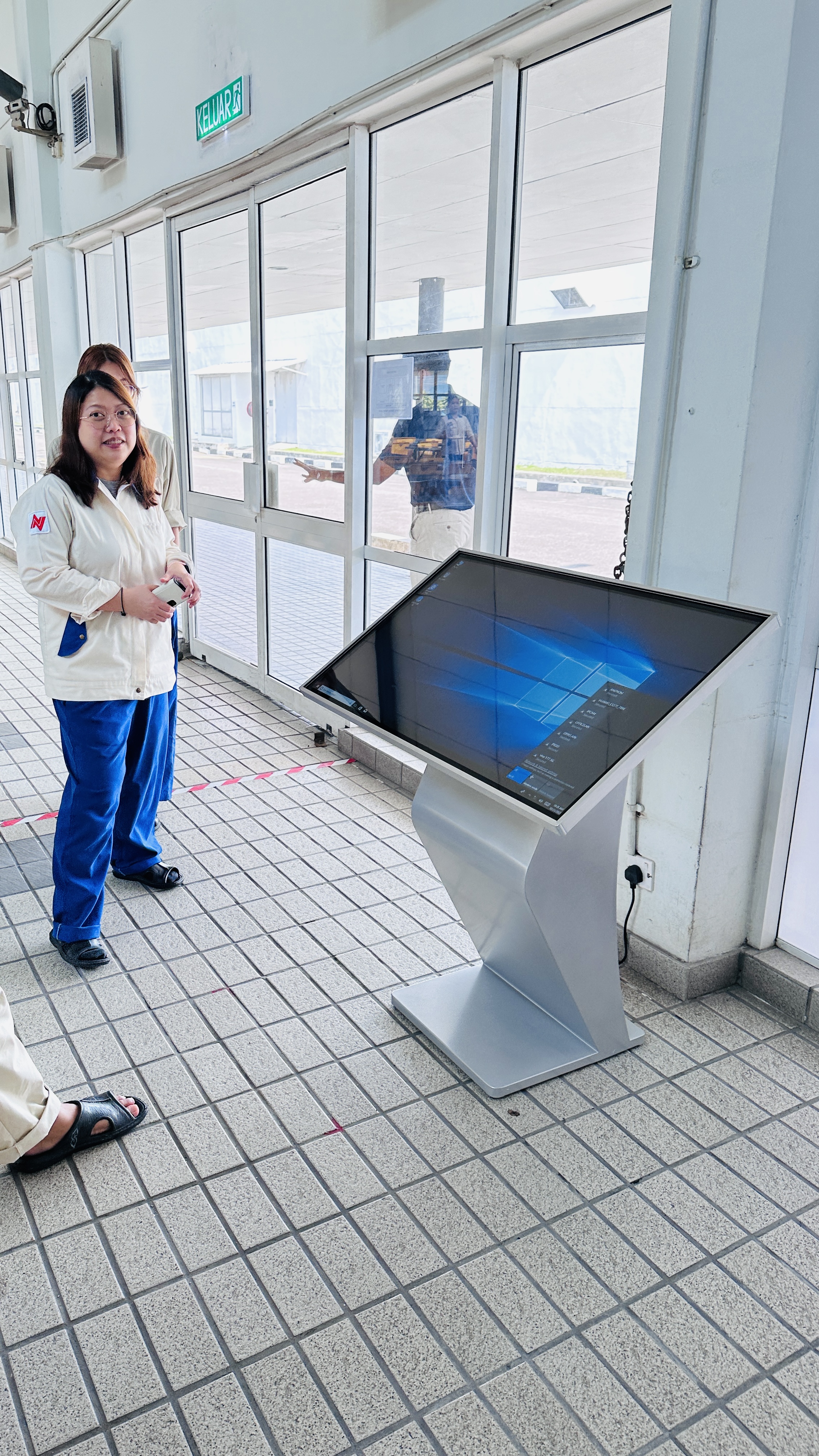 Asian NDK Crystal Shah Alam interactive horizontal kiosk