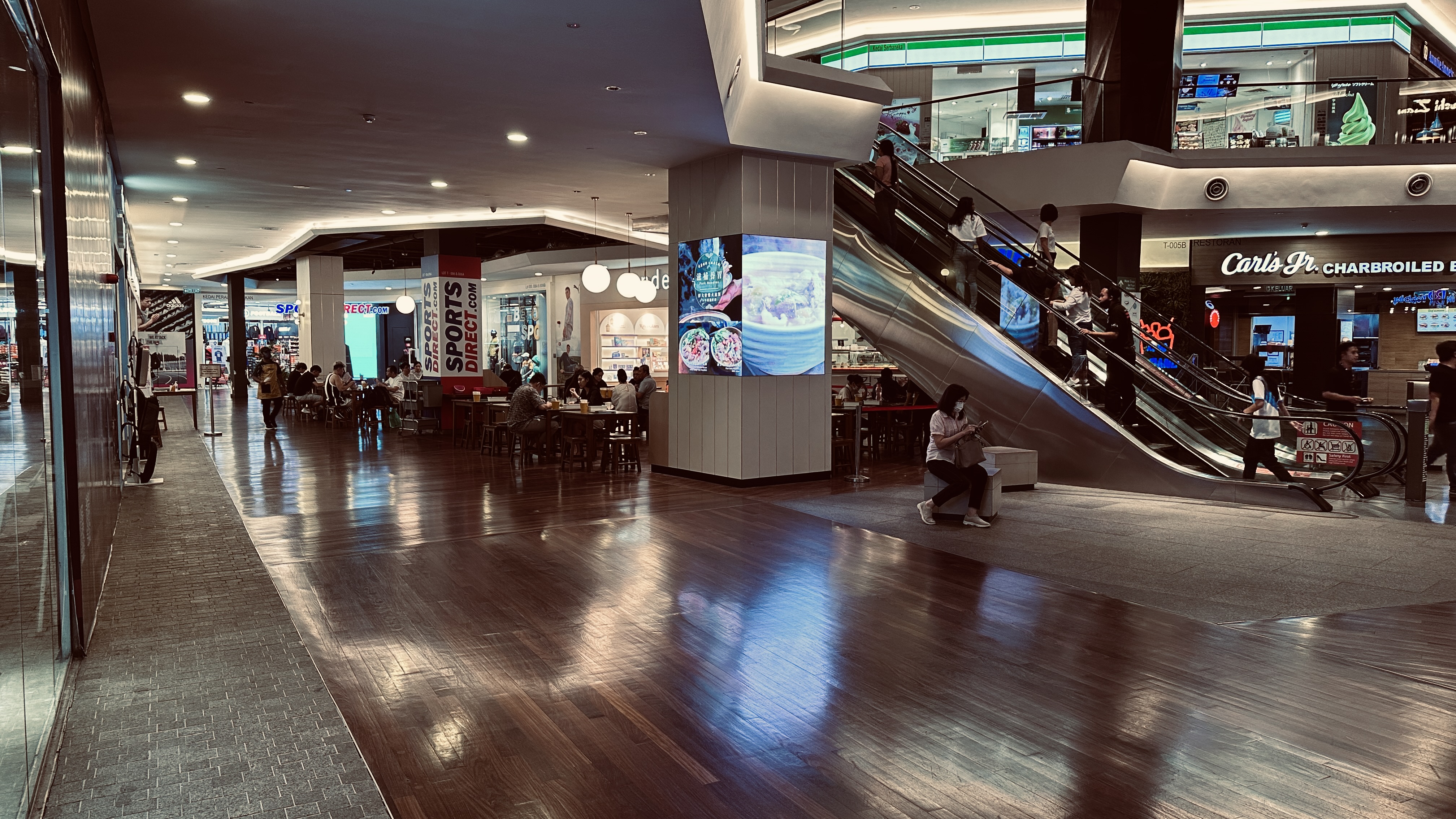 Mid Valley Megamall digital standee